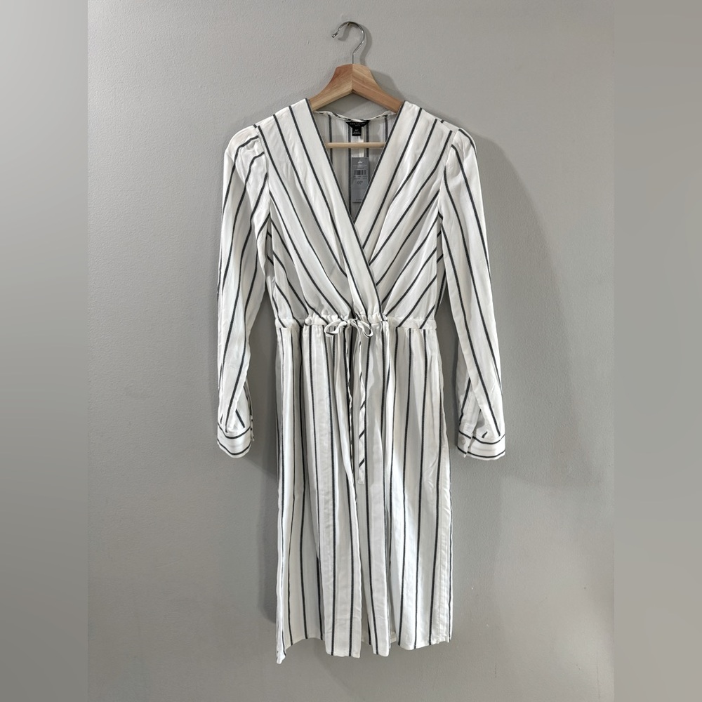 Ann Taylor White and Navy striped dress. Drawstring to tighten waist. NWT